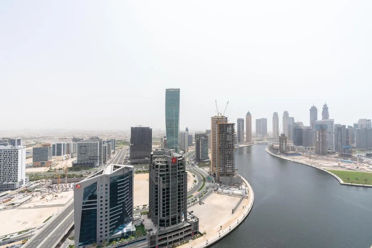 White Sage - Condo With Incredible Canal And Burj Khalifa Views Dubai Apartment