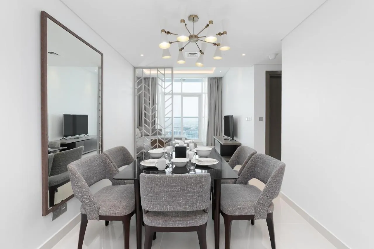 White Sage - Condo With Incredible Canal And Burj Khalifa Views Dubai